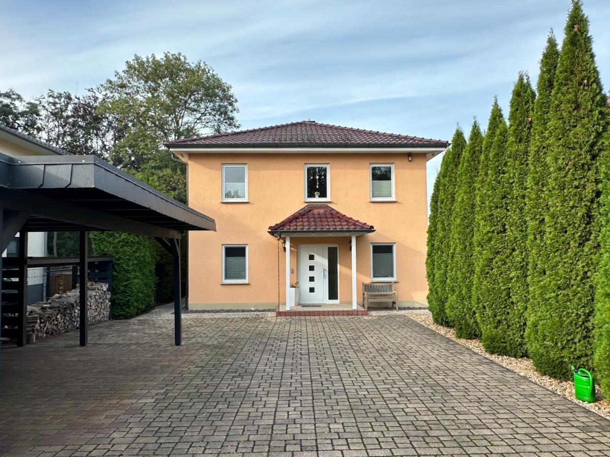 Stadtvilla In Leipzig 7 Personen 3 Schlafzimmer 2 Baeder Garten Und Terrasse Zentral Gelegen Messe Innenstadt Seen Exterior foto
