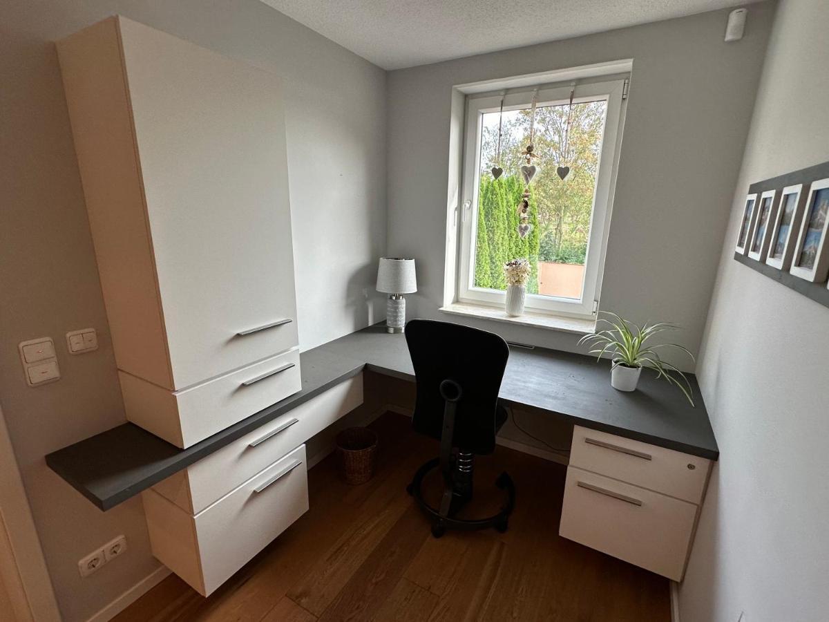 Stadtvilla In Leipzig 7 Personen 3 Schlafzimmer 2 Baeder Garten Und Terrasse Zentral Gelegen Messe Innenstadt Seen Exterior foto